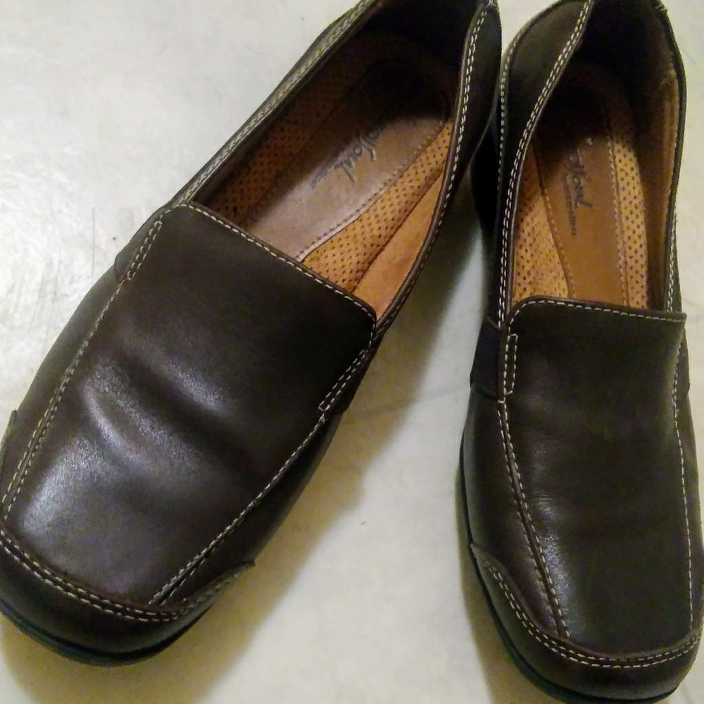 Natural Soul Womens 8 1/2 Wide Shoes- Naturalizer